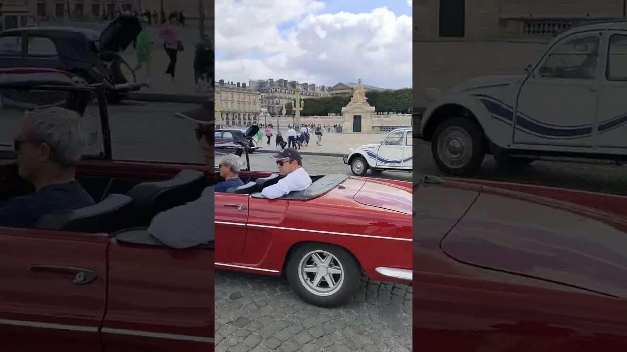 Renault Caravelle in Paris Traversée Estivale 2023