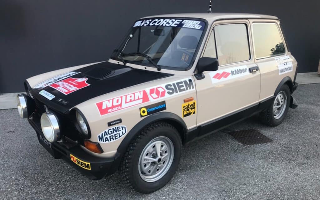découvrez la a112 elegant 1000 : une icône vintage revisitée avec des performances modernes en 2025. style rétro, moteur performant et plaisir de conduite assuré.