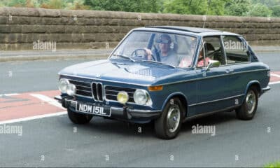 découvrez la bmw 2000 touring tii vintage, une voiture de collection alliant élégance classique et performances sportives. idéale pour les passionnés d'automobile à la recherche d'un modèle emblématique et intemporel.