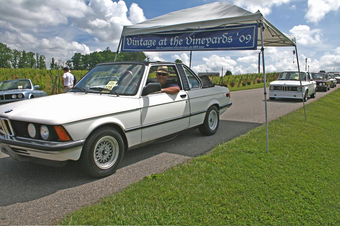 découvrez la bmw 320 6 vintage, une voiture de légende alliant élégance intemporelle, performances authentiques et plaisir de conduite unique. explorez son histoire et ses caractéristiques emblématiques.
