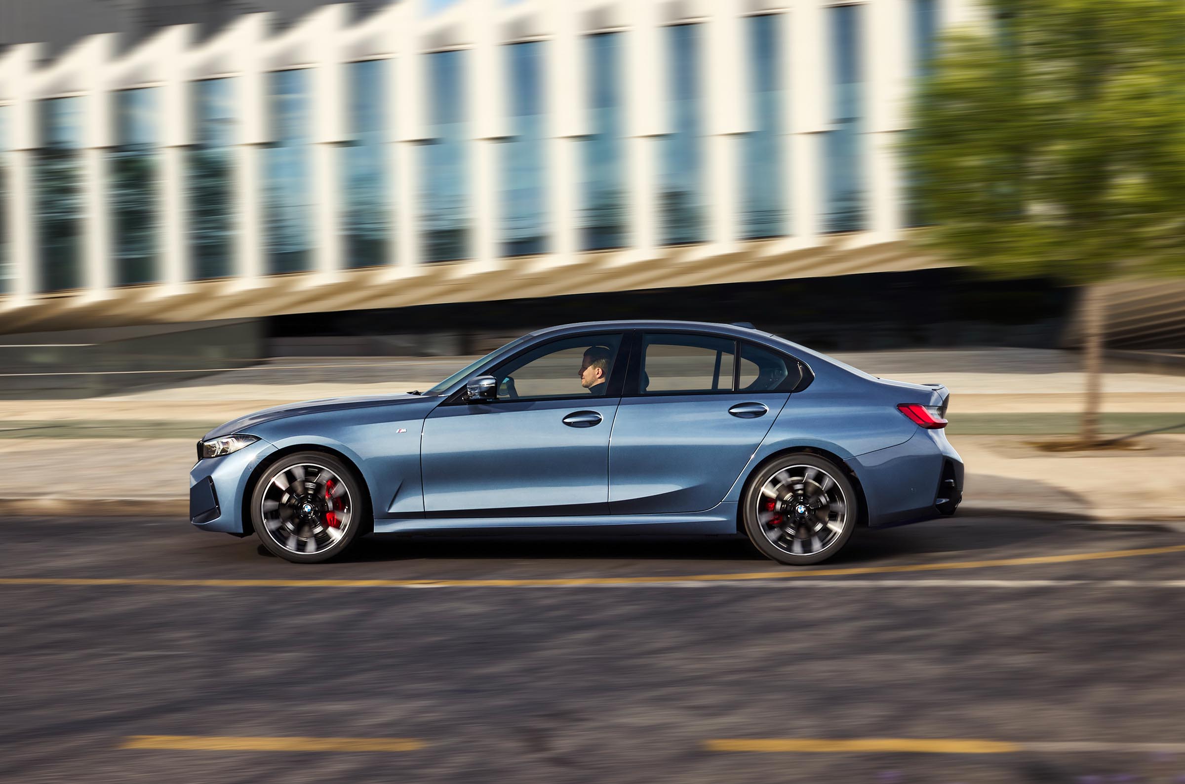 découvrez tout sur la bmw 3204 en 2025 : design, performances, innovations technologiques et caractéristiques pour les passionnés d'automobile.