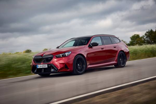 découvrez la nouvelle bmw 3204 2025 : design moderne, technologies innovantes et performances exceptionnelles. tout ce qu'il faut savoir sur la berline bmw qui marque l'année 2025.