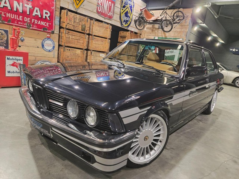 découvrez la bmw 323i vintage 2025 : un mélange parfait d’élégance rétro et de technologies modernes, offrant une expérience de conduite unique pour les passionnés d’automobiles classiques.