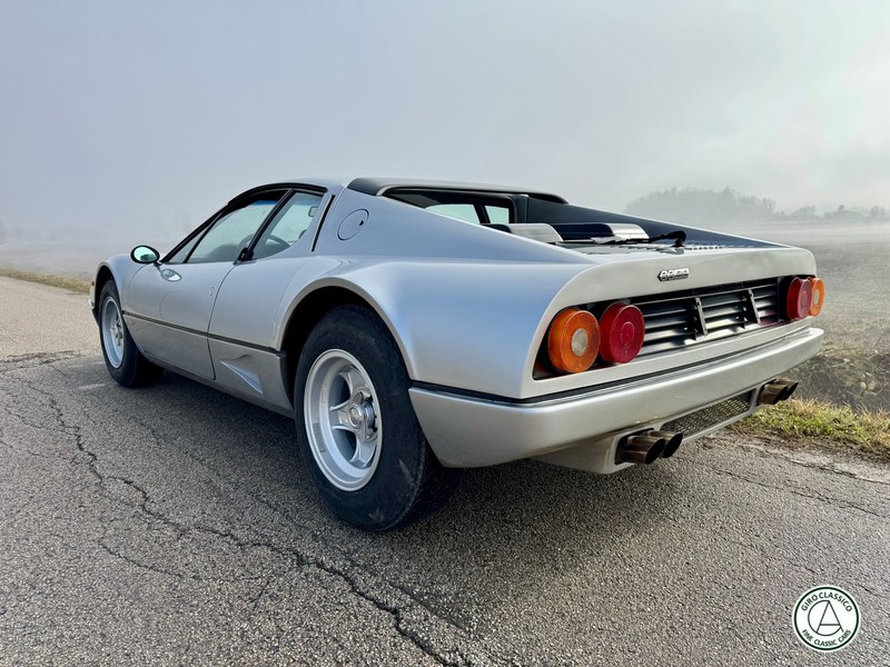 découvrez l'histoire fascinante de la ferrari boxer, ses principales caractéristiques et des conseils essentiels pour 2025. explorez l'évolution, la performance et l'entretien de ce modèle emblématique.