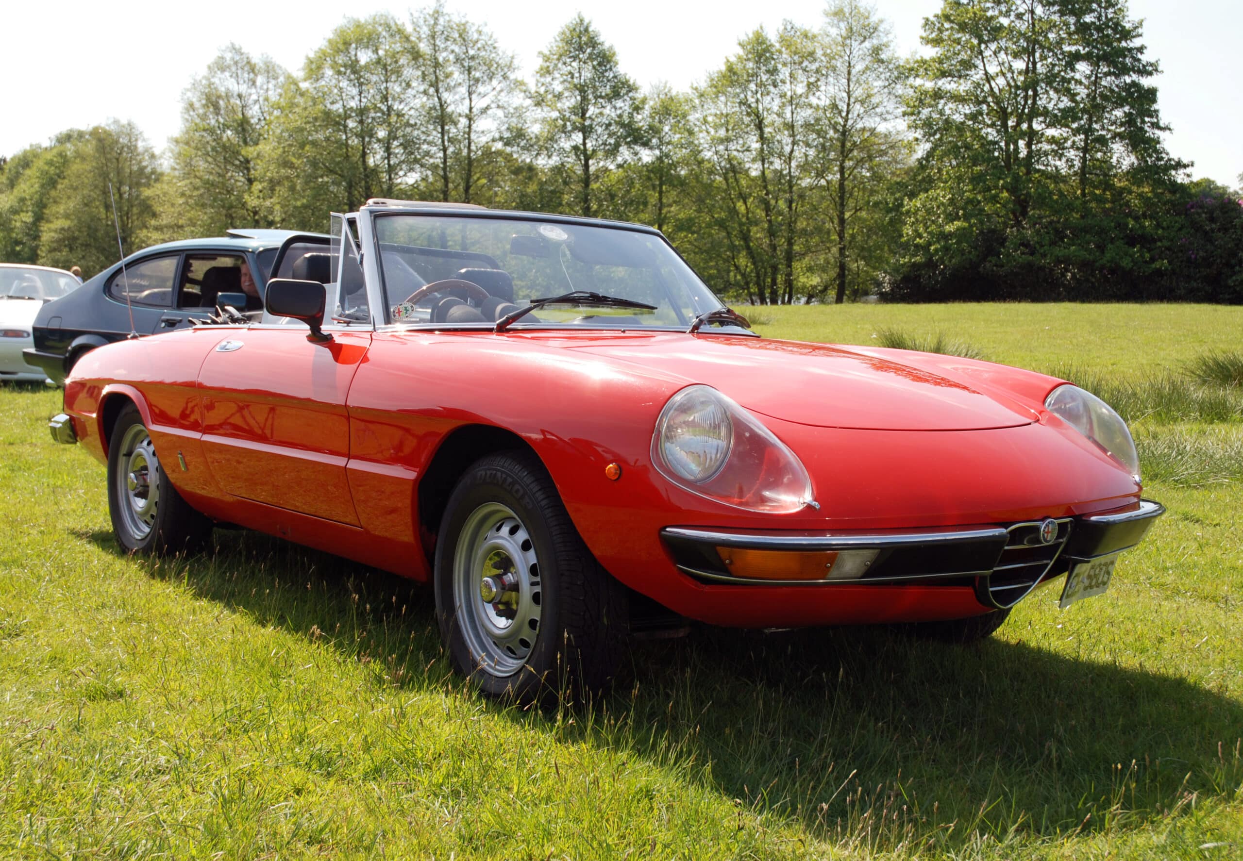 découvrez notre guide complet sur l'alfa romeo spider : histoire, caractéristiques, conseils d'achat et d'entretien pour passionnés et futurs propriétaires.
