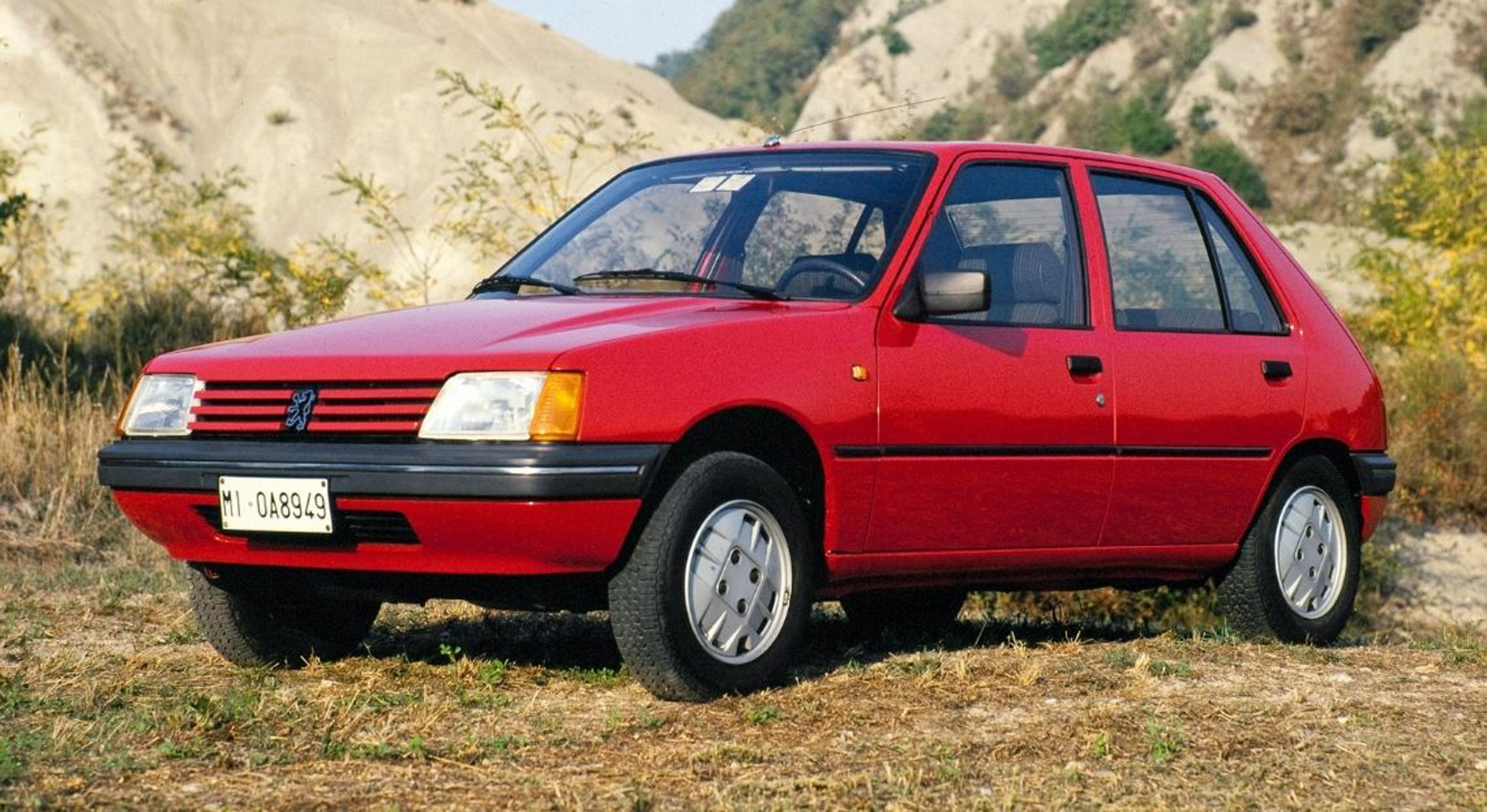 découvrez l'histoire passionnante des anciennes peugeot : des premiers modèles emblématiques aux innovations qui ont marqué l'automobile française. plongez dans la légende de la marque au lion.