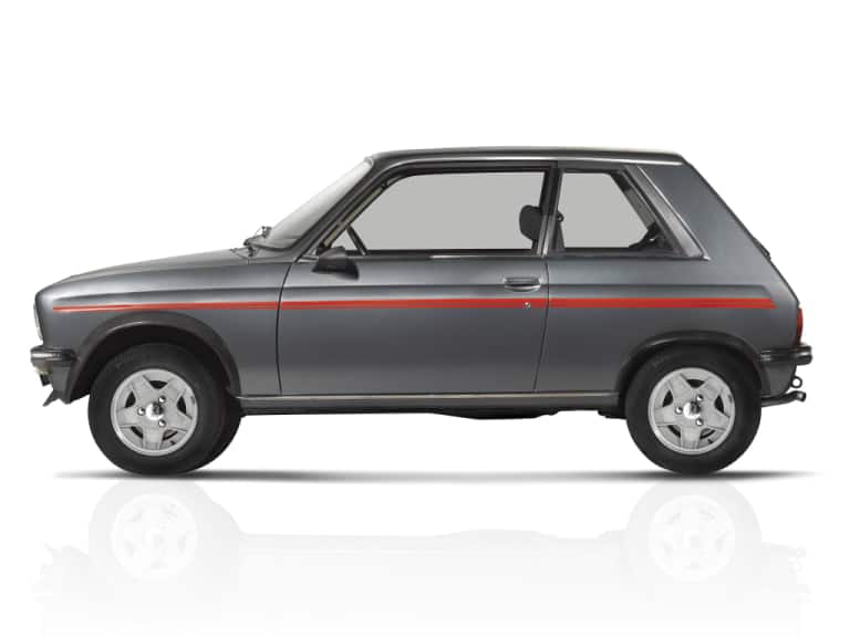 découvrez la peugeot 104 zs2, une citadine sportive emblématique des années 1970, appréciée pour sa légèreté, son agilité et son moteur performant. idéale pour les passionnés de voitures classiques françaises.