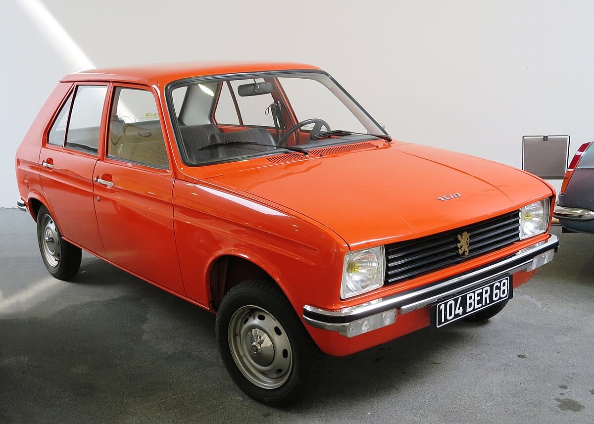 découvrez la peugeot 104 zs2, une citadine sportive emblématique des années 80, réputée pour son allure dynamique et ses performances compactes. idéale pour les passionnés de voitures classiques françaises.