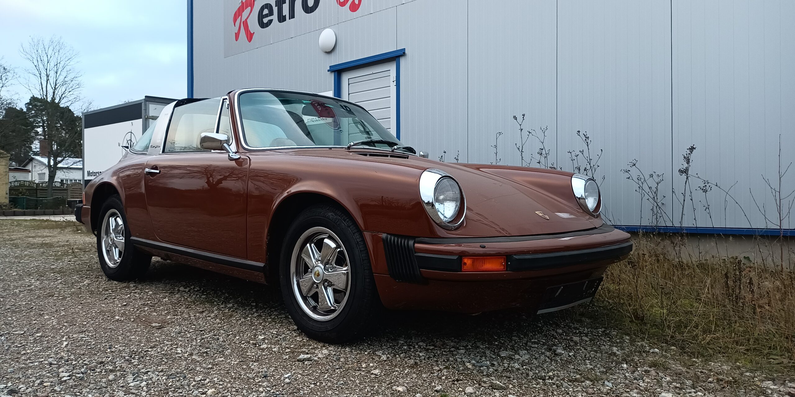 découvrez la légendaire porsche 911 targa 1976 : design emblématique, performances sportives et plaisir de conduite à ciel ouvert. plongez dans l’histoire d’une icône automobile des années 70 !