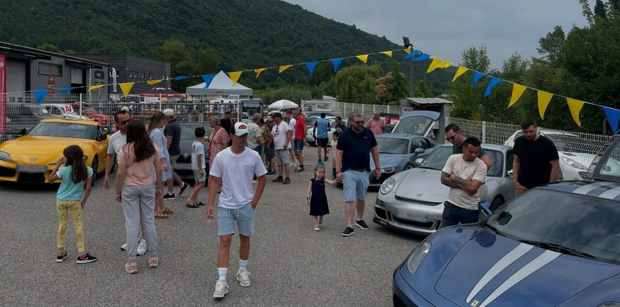 participez au rassemblement mt classic car et découvrez une exposition unique de voitures de collection. passionnés d'automobile, venez admirer des modèles classiques et partager votre passion lors de cet événement exceptionnel.