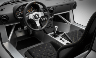 découvrez l'histoire fascinante, les caractéristiques uniques et l'héritage durable de la renault spider, une icône sportive incontournable en 2025.