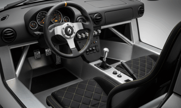 découvrez l'histoire fascinante, les caractéristiques uniques et l'héritage durable de la renault spider, une icône sportive incontournable en 2025.