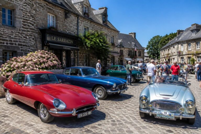 Lelling : Rassemblement de voitures anciennes au cœur du village