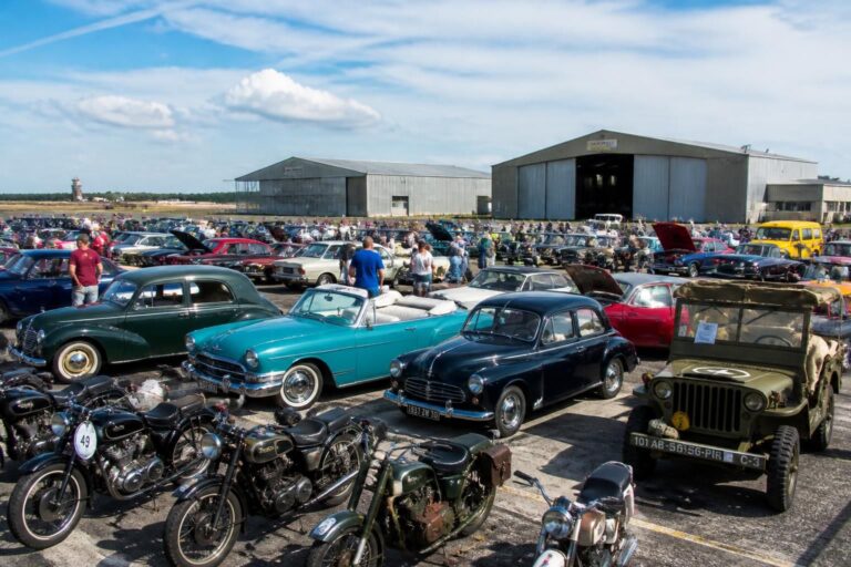 Une centaine de véhicules anciens, entre voitures, motos et camions, séduisent les visiteurs à la base de…