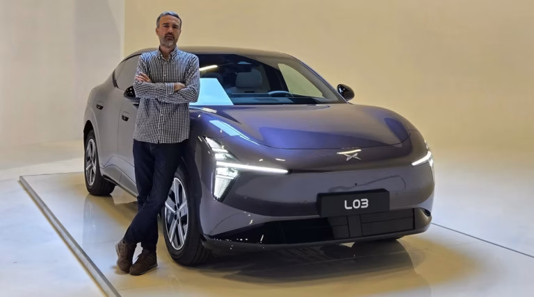 Hiroshi Okuda : l&rsquo;architecte visionnaire de la Prius, pionnière des voitures hybrides sur le marché