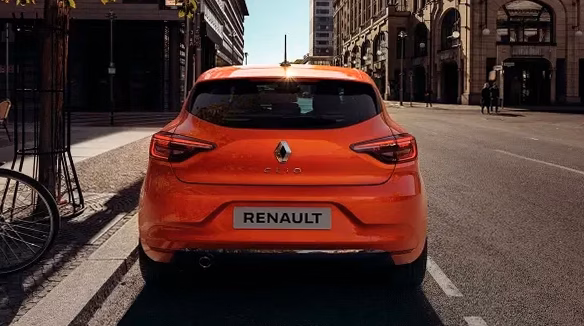 Dauphine 1093 : la Renault préparée pour la compétition
