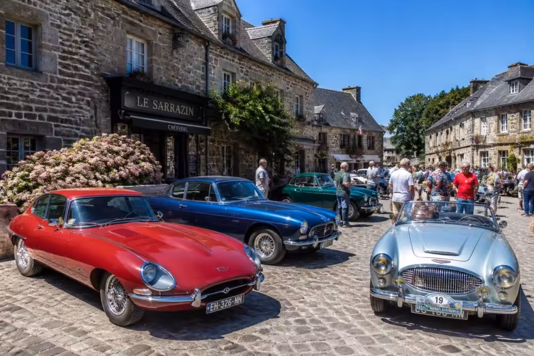 découvrez lelling, un rassemblement unique de voitures anciennes au cœur du village, pour les passionnés d'automobiles classiques et les amateurs de belles mécaniques.
